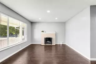 4960 Bradford Dr, Sacramento, CA 95820 - Photo 6
