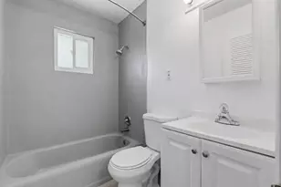 2205 Middleberry Rd, Sacramento, CA 95815 - Photo 10