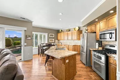 9021 Old Creek Drive, Elk Grove, CA 95758 - Photo 8