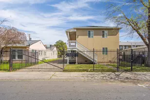 5631 53rd St, Sacramento, CA 95824 - Photo 2