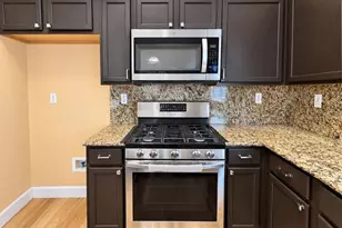 9050 Descendant Dr, Elk Grove, CA 95758 - Photo 12