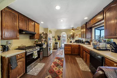 740 W Oak Street, Stockton, CA 95203 - Photo 18