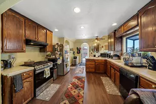 740 W Oak St, Stockton, CA 95203 - Photo 18
