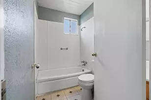 1960 La Jolla Dr, Stockton, CA 95204 - Photo 14