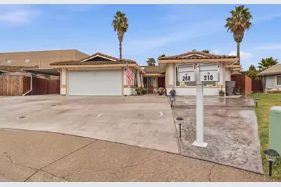 208 Ruth Court, Folsom, CA 95630 - Photo 2
