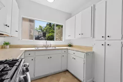 2710 D Street, Sacramento, CA 95816 - Photo 18