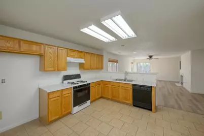 1010 Sparrow Hawk Lane, Patterson, CA 95363 - Photo 6