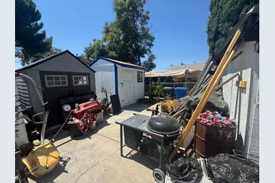 303 Locust Avenue, Manteca, CA 95337 - Photo 4