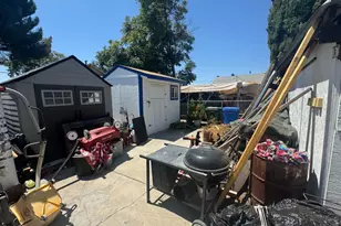 303 Locust Ave, Manteca, CA 95337 - Photo 4