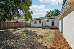 4865 V St, Sacramento, CA 95817 - Photo 30