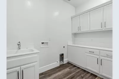 8132 Seahorse Way, Elk Grove, CA 95757 - Photo 12
