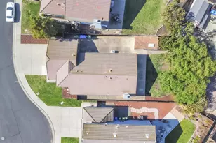 8981 Mandalay Ct, Elk Grove, CA 95624 - Photo 30