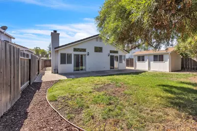 8981 Mandalay Court, Elk Grove, CA 95624 - Photo 22