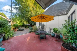 2627 Land Park Dr, Sacramento, CA 95818 - Photo 32