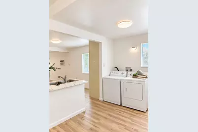 5820 Dewey Boulevard, Sacramento, CA 95824 - Photo 12