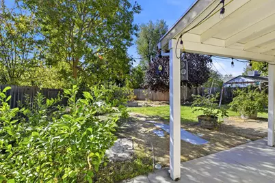2258 Irvin Way, Sacramento, CA 95822 - Photo 12