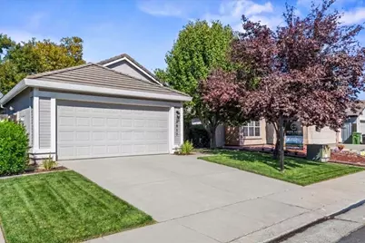 8817 Alder Grove Place, Elk Grove, CA 95624 - Photo 2