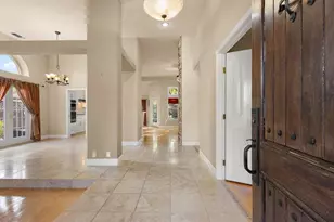 8714 Pathfinder Ct, Orangevale, CA 95662 - Photo 4