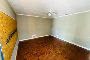 5225 Gordon Dr, Sacramento, CA 95824 - Photo 12
