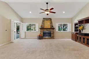 10176 Valley Oak Ct, Penn Valley, CA 95946 - Photo 8