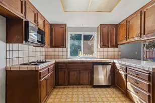 1831 Burgundy Dr, Escalon, CA 95320 - Photo 6