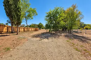 11740 Cresthill Dr, Elk Grove, CA 95624 - Photo 46