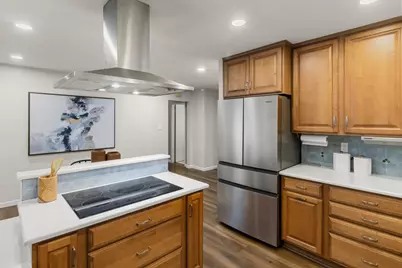 8421 Hollins Court, Sacramento, CA 95826 - Photo 10