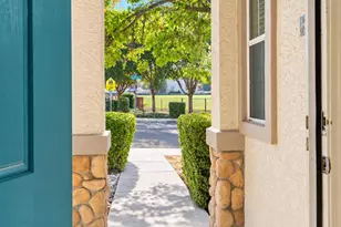 3111 2 Rivers Dr, Sacramento, CA 95833 - Photo 2