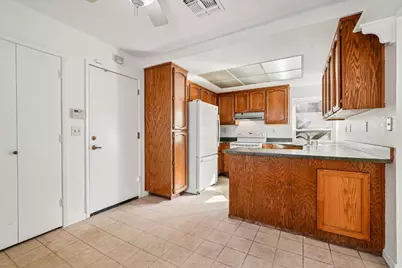 9474 Dunkerrin Way, Elk Grove, CA 95758 - Photo 10