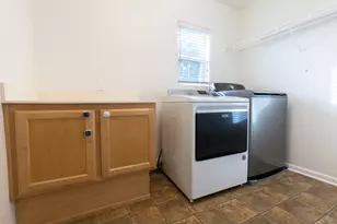 401 Anjou Cir, Sacramento, CA 95835 - Photo 12