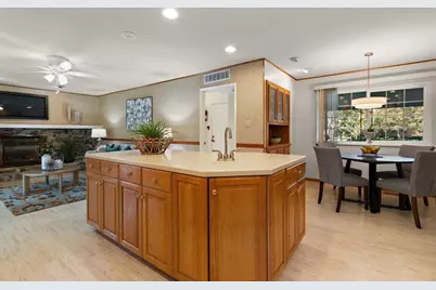 6327 Driftwood Street, Sacramento, CA 95831 - Photo 10
