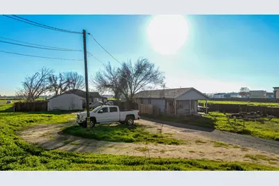 2256 W Yosemite Avenue, Manteca, CA 95337 - Photo 4
