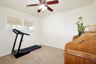8805 Halverson Dr, Elk Grove, CA 95624 - Photo 30