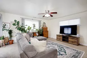 8805 Halverson Dr, Elk Grove, CA 95624 - Photo 8