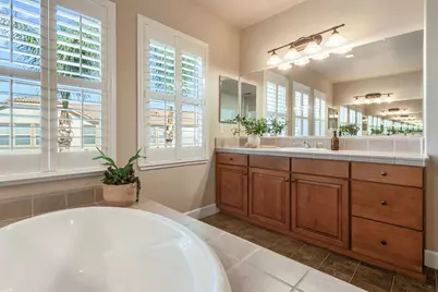 5617 Mariolyn Court, Elk Grove, CA 95757 - Photo 28