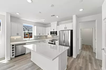 1055 Ginkgo Circle, Davis, CA 95618 - Photo 2