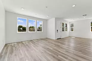 1055 Ginkgo Cir, Davis, CA 95618 - Photo 4