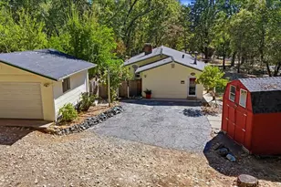 10821 Arrow Point Pl, Grass Valley, CA 95949 - Photo 2