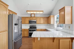 1507 Crestwood Dr, Escalon, CA 95320 - Photo 12