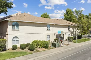598 N Walton Ave, Yuba City, CA 95993 - Photo 2