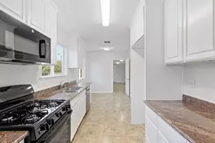 11050 S Airport Way, Manteca, CA 95336 - Photo 10