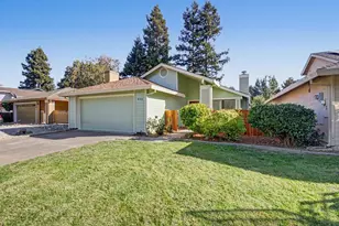 466 De Mar Dr, Sacramento, CA 95831 - Photo 46