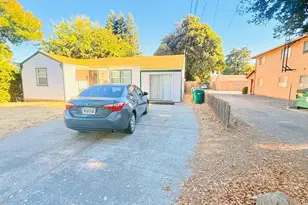 557 E 1st Ave, Chico, CA 95926 - Photo 20
