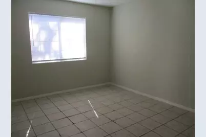 331 E Elm Street #1/2, Lodi, CA 95240 - Photo 4