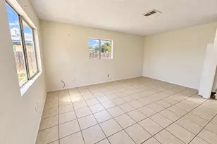 807 Castaic Ave, Bakersfield, CA 93308 - Photo 6