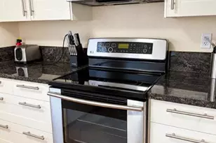 1025 Pinehurst Ct, Concord, CA 94521 - Photo 4