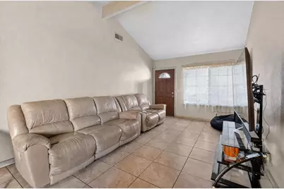 7616 Birdie Court, Sacramento, CA 95828 - Photo 6
