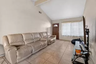 7616 Birdie Ct, Sacramento, CA 95828 - Photo 6