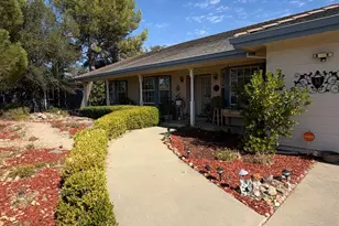 401 Oak Ridge Ct, Valley Springs, CA 95252 - Photo 2