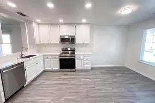 1864 Woodland Dr, Yuba City, CA 95991 - Photo 2